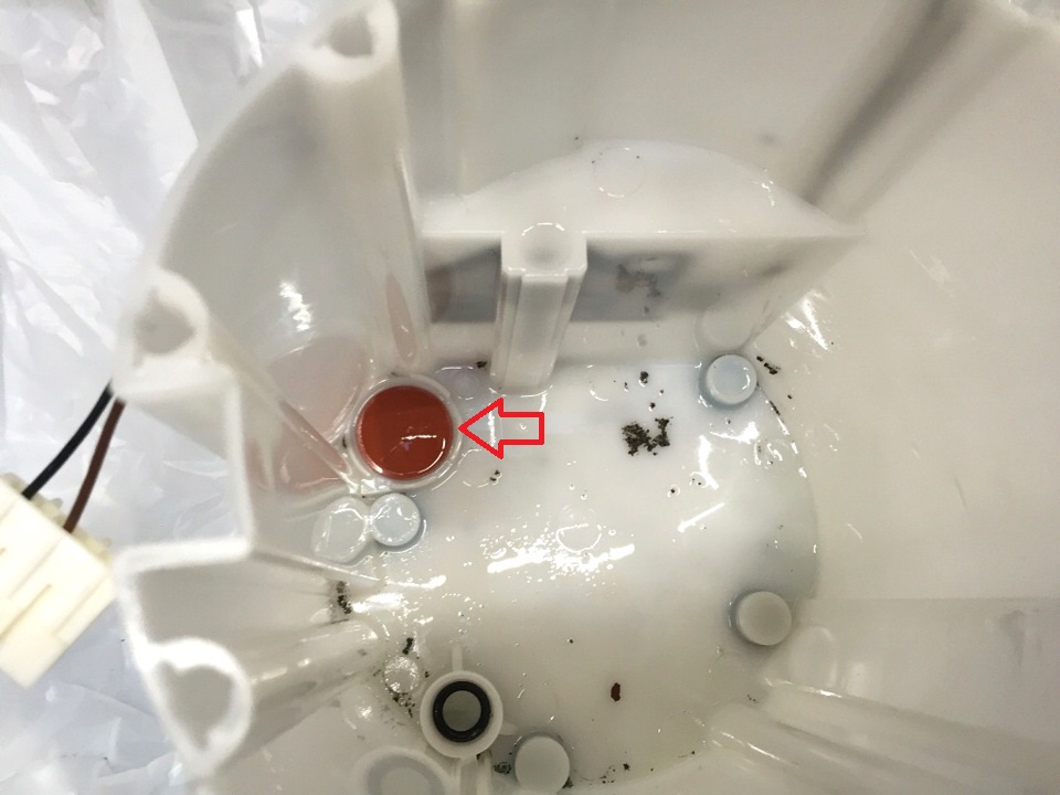 Резиновый клапан препятствующий вытеканию топлива из стакана на автомобиле Hyundai ix35