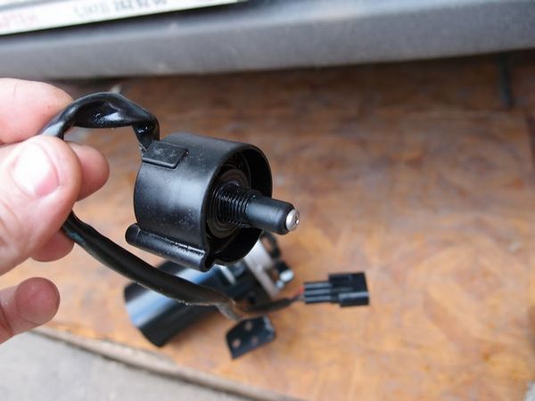 Открутить датчик воды топливного фильтра на автомобиле Hyundai ix35