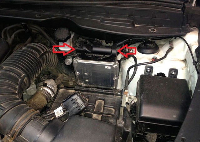 Расположение скоб крепления ЭБУ на автомобиле Hyundai ix35
