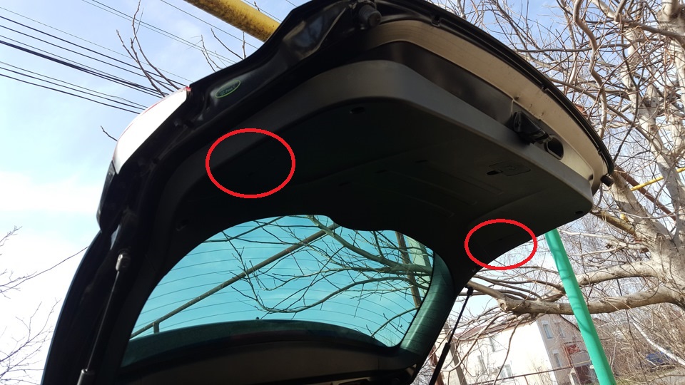 Заглушки обивки крышки багажника на автомобиле Hyundai ix35