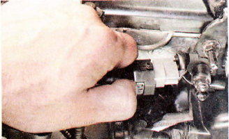 Колодка проводов катушки зажигания на автомобиле Hyundai Tucson JM 2004-2010