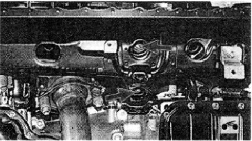 Болты крепления передней подушки двигателя к поперечине кузова Toyota RAV4