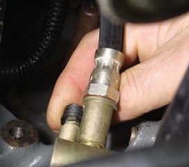 Прокачка цилиндра сцепления нива шевроле и замена рабочей жидкости Chevrolet Niva