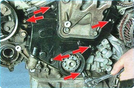 Размещение болтов крепления нижней части крышки ремня привода газораспределительного механизма двигателя 6B31 Mitsubishi Outlander XL