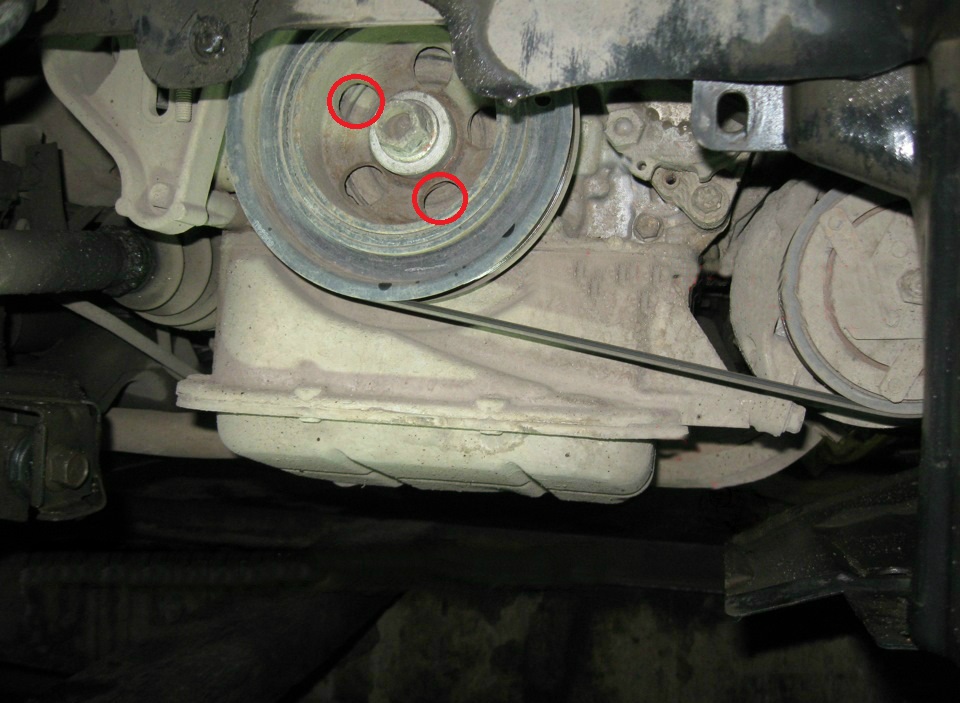 Место для установки вильчатого держателя для фиксации шкива коленчатого вала двигателя 6B31 Mitsubishi Outlander XL
