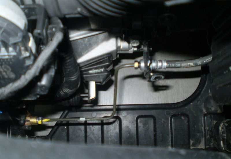 Штатная защита двигателя на автомобиле Hyundai Solaris 2010-2016