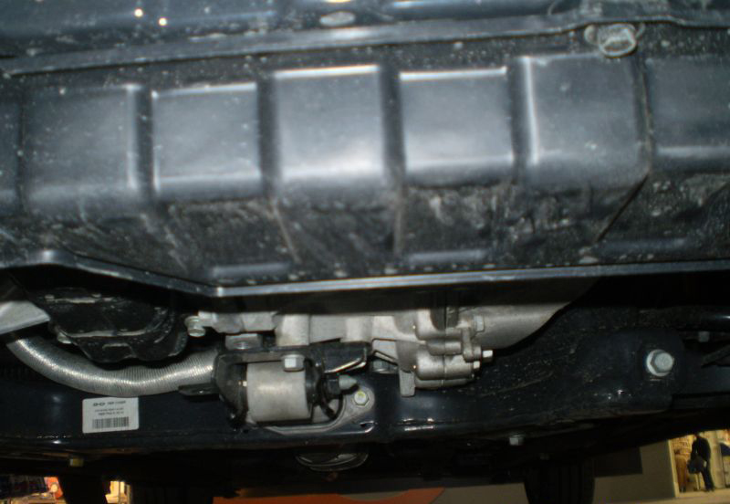 Передняя защита двигателя на автомобиле Hyundai Solaris 2010-2016