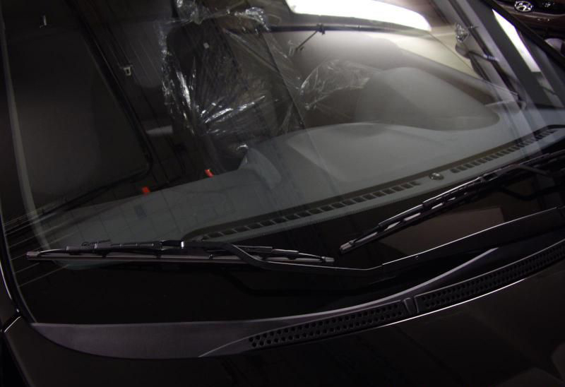 Каркасные дворники на автомобиле Hyundai Solaris 2010-2016