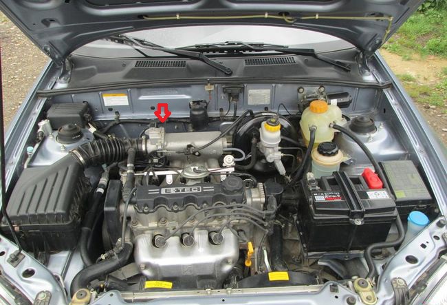 Расположение датчика положения дроссельной заслонки Chevrolet Lanos
