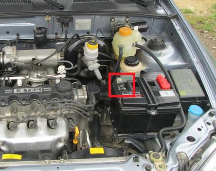 провод клеммы «минус» аккумуляторной батареи Chevrolet Lanos
