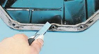 Очистка от герментика крышки картера Nissan Qashqai