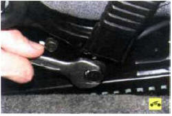 Болт крепления замка переднего ремня безопасности Chevrolet Lanos