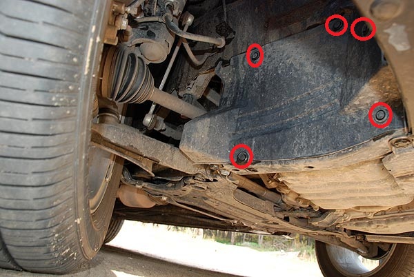 Размещение элементов крепления правого бокового брызговика двигателя Peugeot 4007