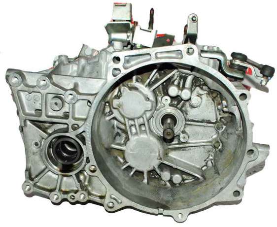Снятая механическая коробка передач с двигателя 4B12 Peugeot 4007