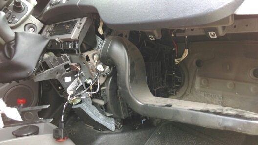 Разборка нижней части передней панели_1 Renault Kangoo
