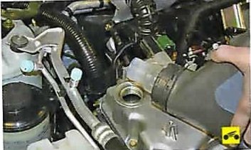 Доливка масла в двигатель Nissan Almera Classic
