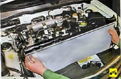 Извлечение радиатора системы охлаждения Nissan Almera Classic
