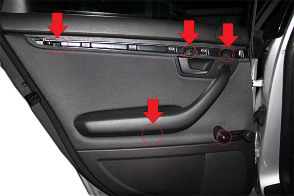 Расположение винтов крепления обшивки задней двери Audi A4 II (B6)