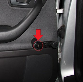 Крепеж ручки стеклоподъемника задней двери Audi A4 II (B6)