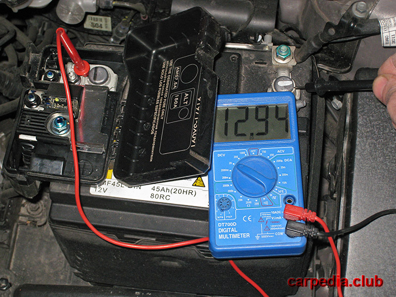 Измерение напряжения аккумуляторной батареи Hyundai Elantra J5 MD