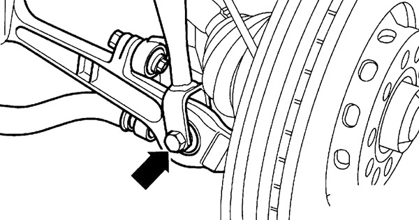 Расположение нижнего болта крепления амортизатора к рычагу передней подвески Audi A4 II (B6)