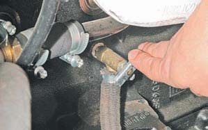 Сливание жидкости из системы охлаждения ГАЗ 31105 Волга