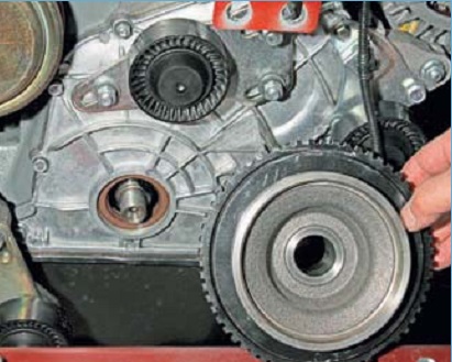 Замена переднего сальника коленчатого вала двигателей Chevrolet Niva