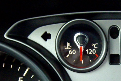 Указатель температуры охлаждающей жидкости в комбинации приборов Ford Focus 2