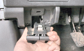 Блок рукояток открывания люка наливной горловины топливного бака и капота Nissan Qashqai