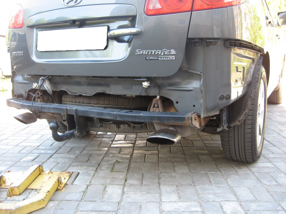 Снятый бампер на автомобиле Hyundai Santa Fe CM 2006-2012