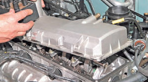 Снятие крышки головки блока цилиндров Renault Logan