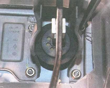 Болты крепления вакуумного усилителя тормозов Renault Logan