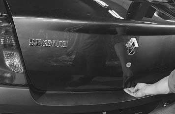 Открытие багажника Renault Logan