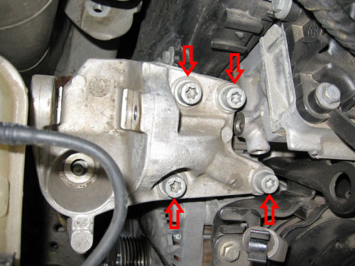 Расположение болтов алюминиевого кронштейна крепления дизельного двигателя 2.0 Peugeot 407