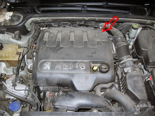 Декоративная крышка двигателя дизель 2.0 Peugeot 407