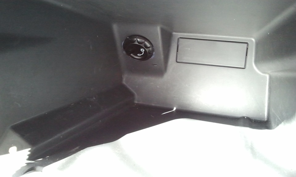Вид изнутри на клапан бардачка Fiat Scudo