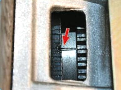 Совпадение меток ВМТ на маховике двигателя ВАЗ-21126 Лада Гранта (ВАЗ 2190)