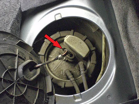 Колодка датчика уровня топлива в топливном баке автомобиля Skoda Fabia I