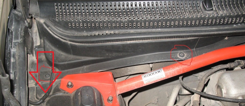 Расположение шланга омывайки на автомобиле Hyundai Accent MC