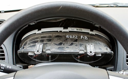 Извлечь панель приборов на автомобиле Hyundai Accent MC