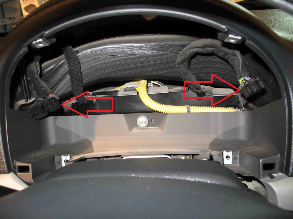 Расположение колодок проводов панели приборов на автомобиле Hyundai Accent MC