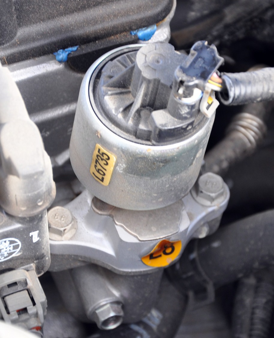 Клапан рециркуляции отработавших газов двигателя F16D3 Daewoo Nexia N150