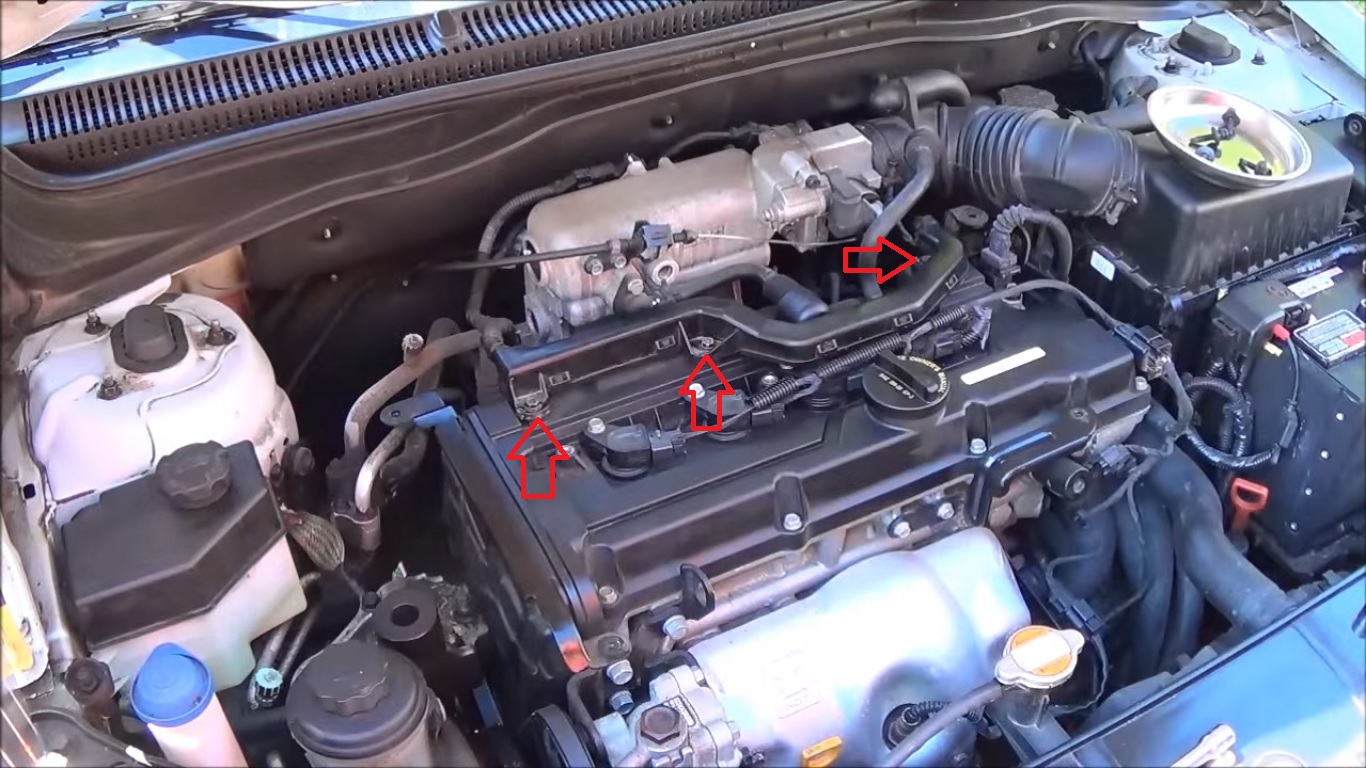 Расположение крепления защитного шлейфа 1.6л двигателя на автомобиле Hyundai Accent MC