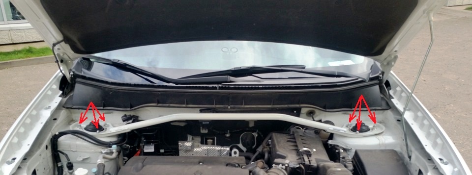 Размещение гаек крепления растяжки Mitsubishi Outlander XL