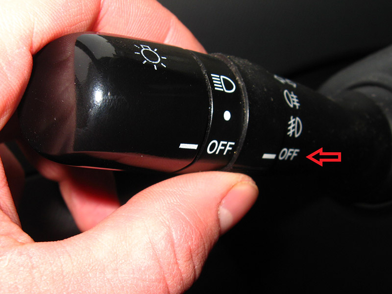 Выключение противотуманных фонарей на Toyota Yaris II 2005 - 2012
