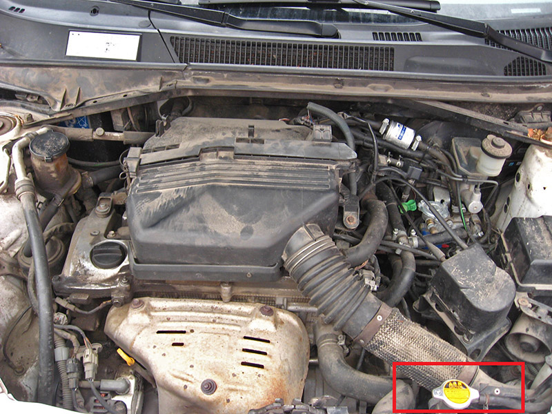 Расположение радиатора системы охлаждения двигателя Toyota RAV4 CA20W 