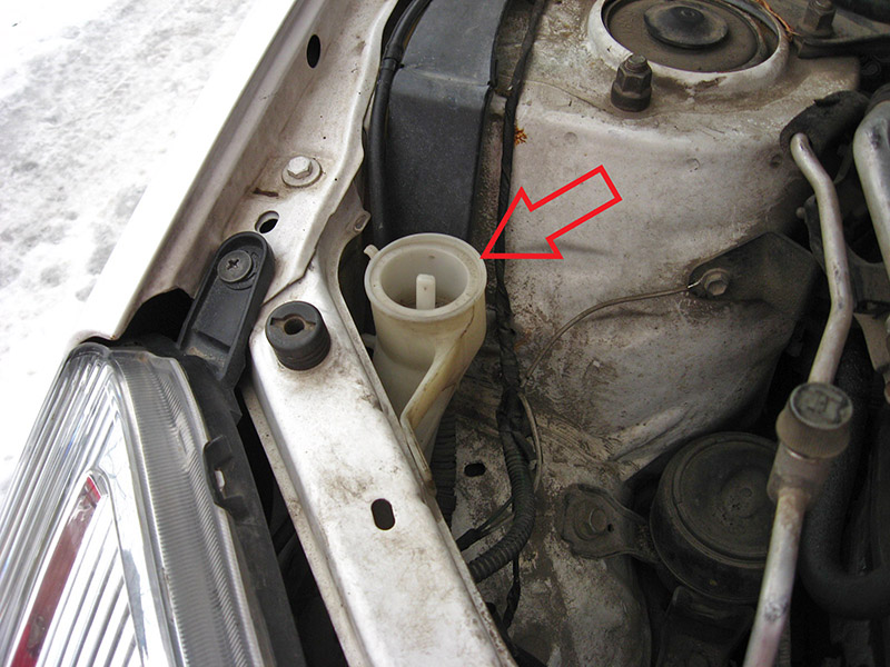 Крышка горловины бачка омывателя Toyota RAV4 CA20W 