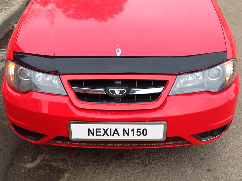 Включенные лампы передних указателей поворота Daewoo Nexia N150