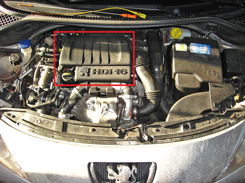 Декоративная крышка (кожух) двигателя Peugeot 207