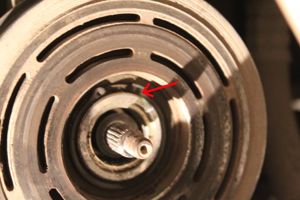 Стопорное кольцо шкива компрессора кондиционера Peugeot 207